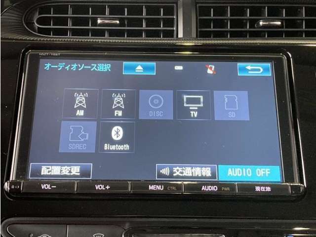 Bluetooth対応、CD/DVD再生機能付き。お好きな音楽を聴きながらのドライブは楽しいですよね～♪