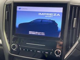 【メーカー純正ナビ】インテリアに溶け込むスタイリッシュな「専用設計」メーカーナビを装備♪視認性や操作性など基本性能にも優れ、より上質なカーライフをお楽しみいただけます。