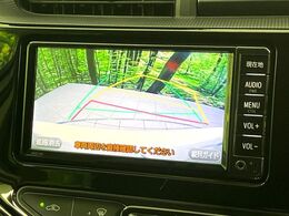 【バックカメラ】駐車時に後方がリアルタイム映像で確認できます。大型商業施設や立体駐車場での駐車時や、夜間のバック時に大活躍！運転スキルに関わらず、今や必須となった装備のひとつです！