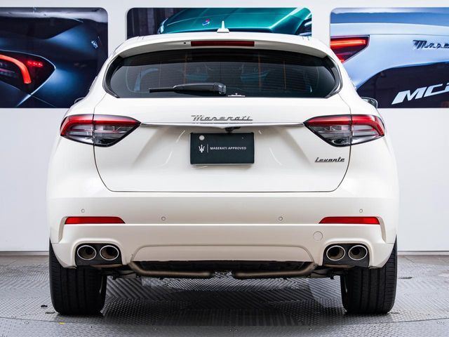 もちろんサラウンドビューモニター+パークセンサーを搭載。駐車時の不安を軽減。