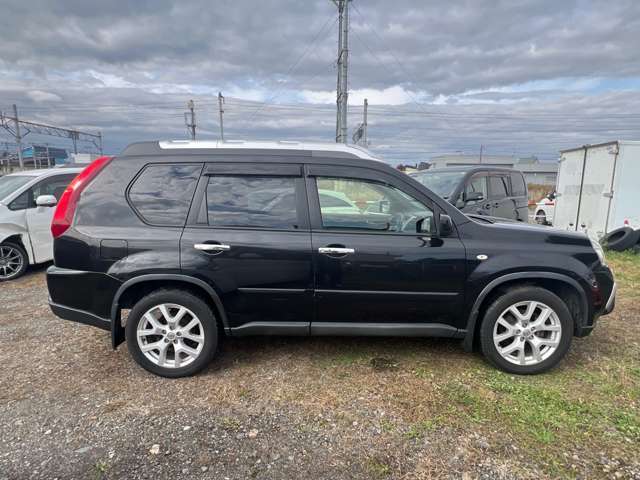 外装はサビもほとんどなくとてもきれいです。