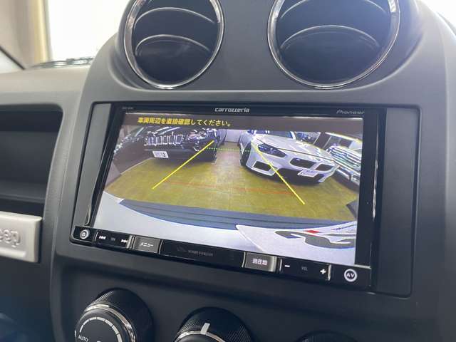 バックカメラ付きですので車庫入れ時もご安心下さい。