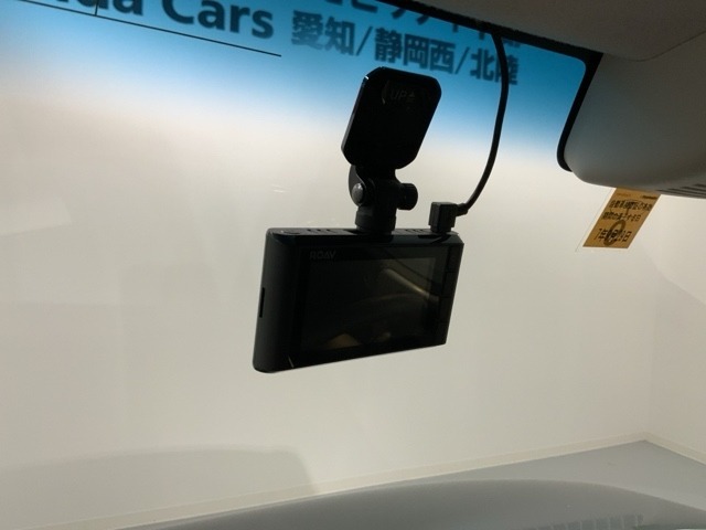 万が一の事故のときもドライブレコーダーがあると安心です。ご利用になる場合は個人情報保護の観点より新品の対応SDカードをお求め下さい。