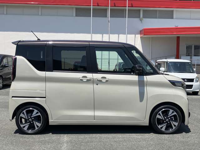 コンパクトなボディーなのでお車を初めてご購入される方でも安心してお乗りいただけます。