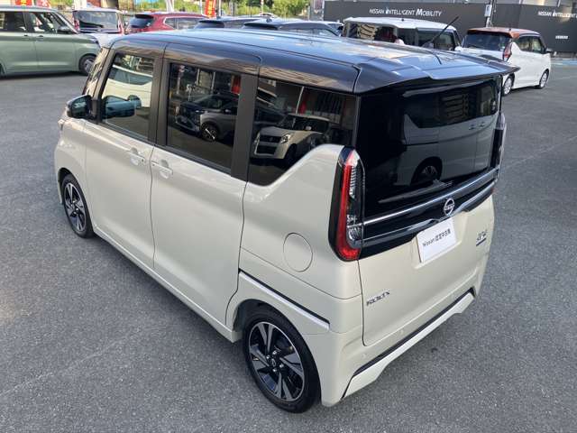 プライバシーガラスなので、中の荷物やプライバシーも保たれます。