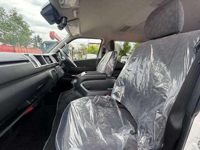 北海道から沖縄まで全国各地の納車実績あります！実車が確認できない方へも詳細な車両情報を電話やメールでお伝えします。別途有償になりますが、TAXプレミアム保証を取り扱っております。