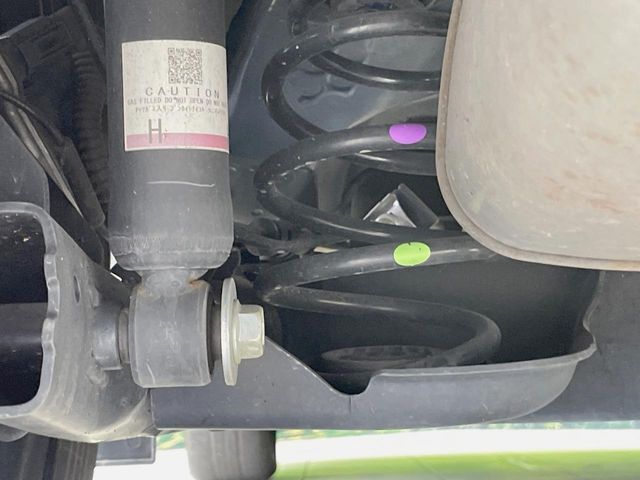 お車を安心してお乗りいただく為には、足回りの定期点検が欠かせません。サービスサポート（有償保証）では無料点検もご提供しており、安心のカーライフをお過ごしいただけるサポート体制が整っています。