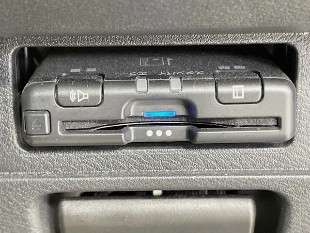 【ETC】高速道路の料金所をストレスなく通過！話題のスポットやサービスエリアに多い「スマートIC」利用時は必須のアイテムです。当店でセットアップを実施、ご納車当日からすぐにご利用いただけます！