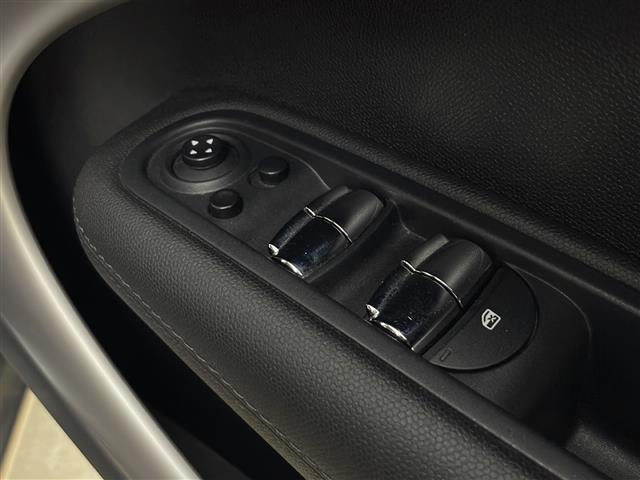 【窓操作部】軽い力で、窓を開けたり閉めたりすることができます！