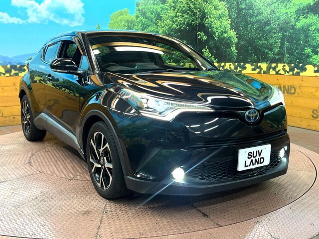 高透明度のガラス皮膜で撥水はもちろん、上質なツヤ・光沢を実現。紫外線や酸性雨から大切な愛車を保護し、色あせ・劣化を防止。「弾スプラッシュコート」、「弾プリミッサコート」からお選びいただけます。