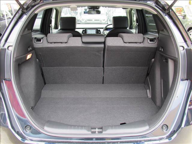 幅広いスペースを確保！倒してご利用いただければレジャー使いでも、普段の買い物でも多くのものを積み込めます。