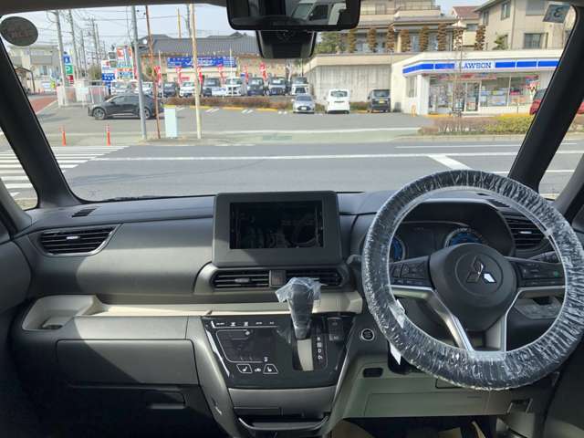 ≪自社工場完備≫　自社工場を完備しておりますので、ご安心ください！　ナビやETC、ドライブレコーダーなどの取付や、カスタムパーツの取付など、お車の事なら何でもご相談ください！