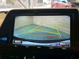 【バックモニター】を装備で駐車が苦手な方でも安心です。