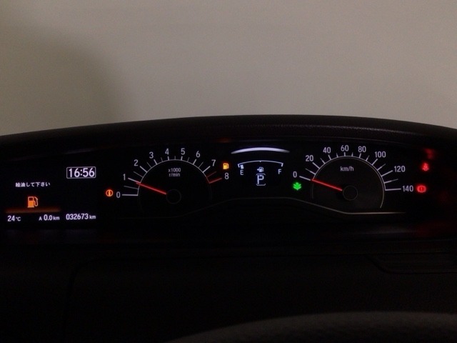 メーターの右側に液晶カラーディスプレーを装備。航続可能距離等の情報やHonda SENSINGの注意・警告を表示します！