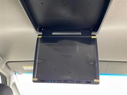 【後部座席操作部】『後部座席周辺の装備』の画像になります。写真の内容に関してご不明点、ご質問等がございましたらお気軽にガリバー店舗までお問い合わせください。