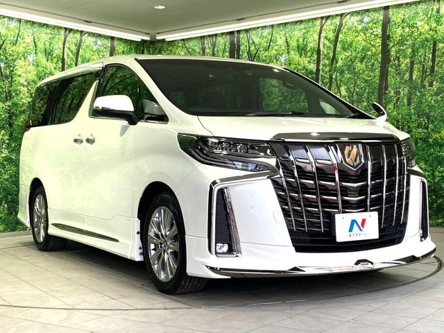 大好評のボディコーティング「弾スプラッシュコート」もご納車までに施工可能。通常のガラスコートと異なる、耐久年数6年の無機質ガラスコーティングが、ボディをキレイな状態に保ってくれます。
