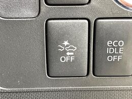 【スマートアシスト】走行中に前方の車両等を認識し、衝突しそうな時は警報とブレーキで衝突回避と被害軽減をアシスト。より安全にドライブをお楽しみいただけます。