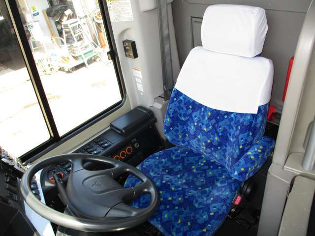 運転席シート　ひじ掛け