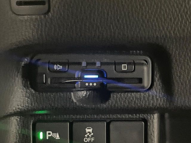 【ETC】高速道路の料金所をストレスなく通過！話題のスポットやサービスエリアに多い「スマートIC」利用時は必須のアイテムです。当店でセットアップを実施、ご納車当日からすぐにご利用いただけます！