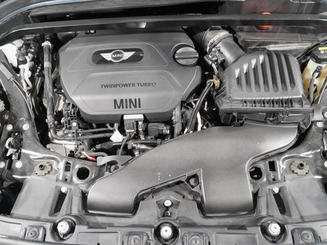 ■総在庫数は約250台！■屋内展示場で天候を気にせず安心してご覧いただけます。■経験を活かして自信を持ってオススメできる確かな良質車のみを厳選ラインナップ致しております！■是非お立ち寄りください♪