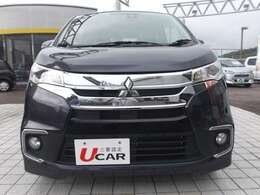 バンパーセンターは質感の高いグロスブラックとし、バンパー左右下部にはLEDイルミネーションを配したうえにクロームメッキで縁取っています☆