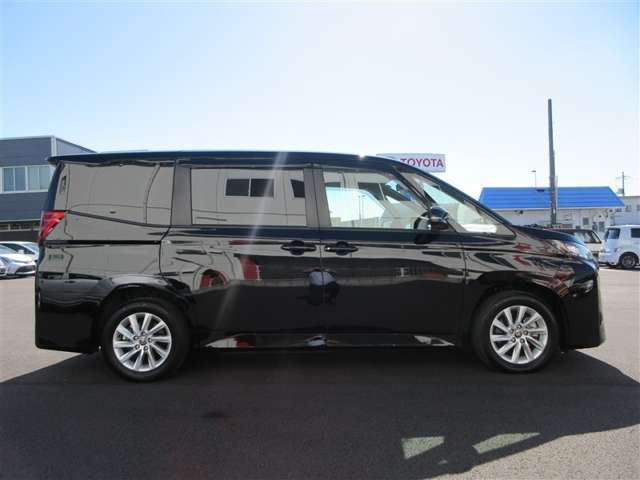 荷物をたっぷり載せて広々ドライビング♪夏でも冬でも、アウトドアやショッピングを思い切り楽しみましょう！