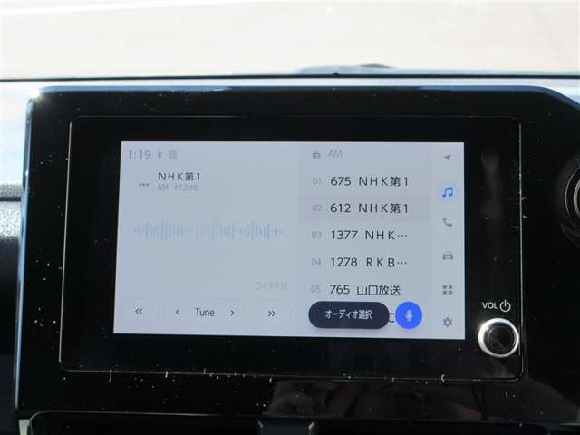 純正ナビを装備。タッチパネル式で使いやすく、お出かけもラクラクです♪