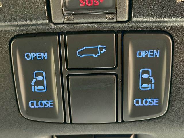 今やミニバンの定番装備となりつつある【両側電動スライドドア】。両側のスライドドアを電動で作動してくれます。