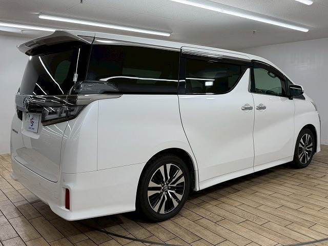 中部地区最大級のSUV・ミニバン専門店。中古車から新車・登録済未使用車まで幅広く取り扱いしております。グッドスピードでは総在庫3000台以上を常時展示しており、品質に拘った車両を展示しております。