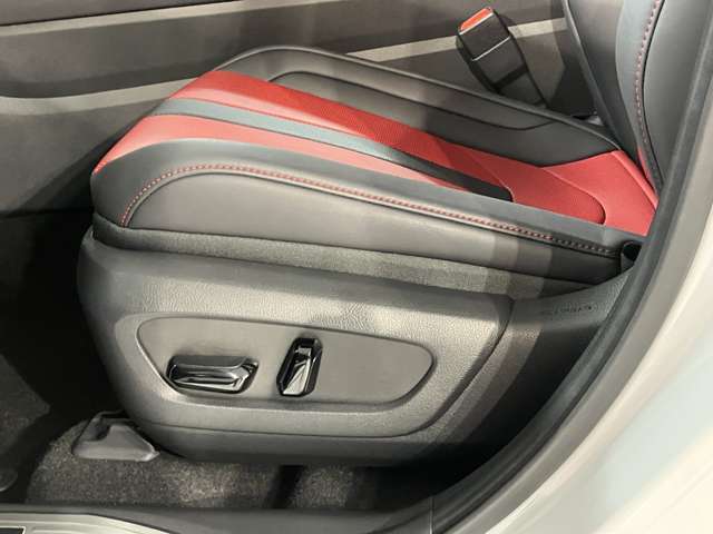 寛ぎながらお車選びができるアットホームな雰囲気の中、魅力溢れる1台をご案内いたします。