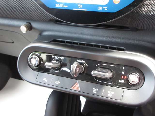 運転席周り。清潔に保たれています。