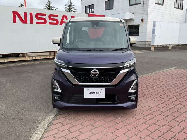 衝突被害軽減ブレーキ】よそ見運転の追突事故が増えています！もしぶつかりそうになったら自動でブレーキをかけてくれるので、事故のリスクを減らすことができます。
