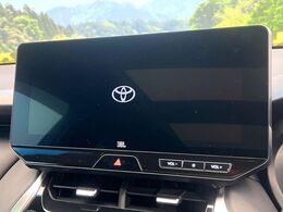 【12.3インチワイドナビ】高級感とインパクトのある大型ワイドナビを装備。各種オーディオ操作はもちろん、横長ワイド画面でのマップ2分割表示など、利便性も高いナビです♪