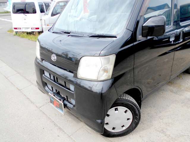 当社は下廻りの錆止め（油性ブラックシャーシ塗装）を納車時無料にて施行致します。総額に整備代金として、部品代、消耗品、工賃全て含まれておりますので、追加料金は一切かかりませんので、ご安心下さい。