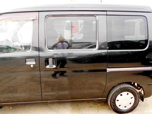 当店でお車ご購入のお客様に限り、新品夏タイヤor冬タイヤ（お好きな方）＆アルミセットを業者流通価格40000円でご提供致します。