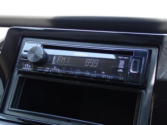★オーディオ装備★快適なプライベート空間で大好きな音楽と楽しいドライブは如何ですか？(^^)　操作方法も簡単で気軽に音楽が楽しめます！　CD、AM、FMのメディアをお聞き頂けます！
