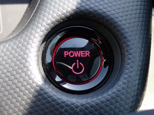 キーレスプッシュスタートシステムを採用しております！ボタン一つでエンジン始動が可能