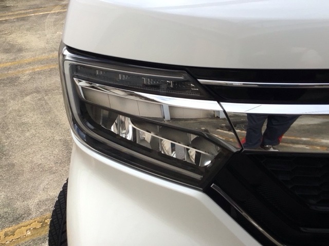 【LEDヘッドライト】ディスチャージヘッドライト（HID）と同等の明るさで、夜道や雨天走行が明るく視界良好！！　フォグライトも装備で、安心感さらにUPです♪安心ドライブを楽しんで下さい♪