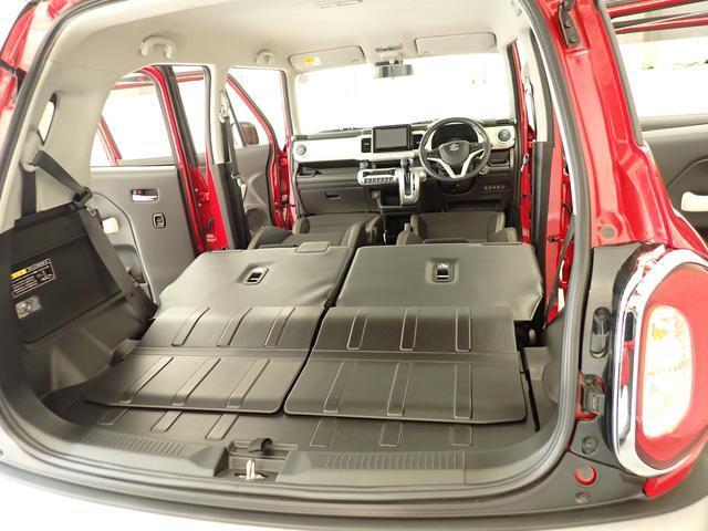 シートアレンジ多彩です。車中泊ができる　広々車内です。