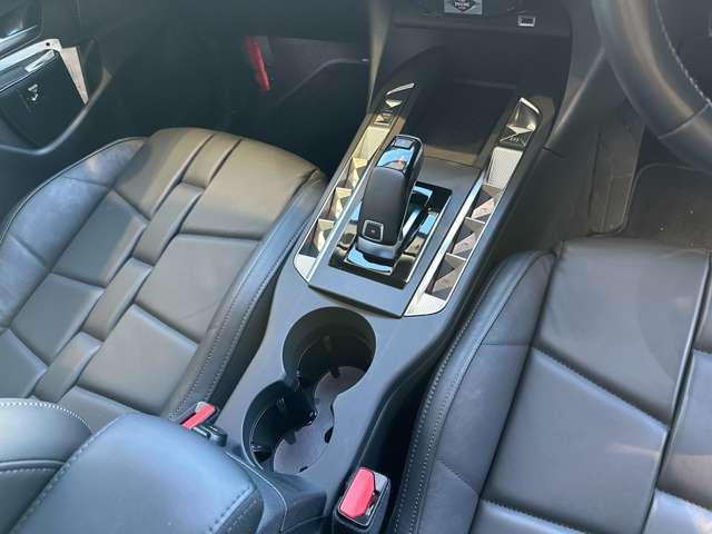 PEUGEOT厚木認定中古車　神奈川県厚木市酒井3175　TEL046-226-6822　atsugi.peugeot-dealer.jp/『中古車担当』までお気軽にお問い合わせください。