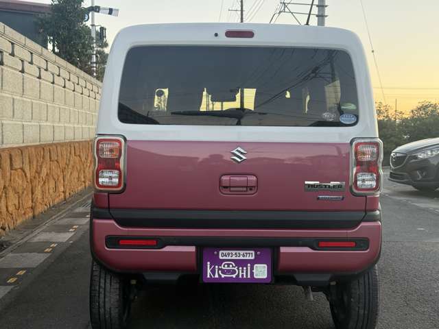 リア側の状態です。ご覧の通り、とてもきれいな状態で、修復歴は一切ありません。目立つ傷や凹みもなく、塗装も色褪せや不具合がなく良好です。