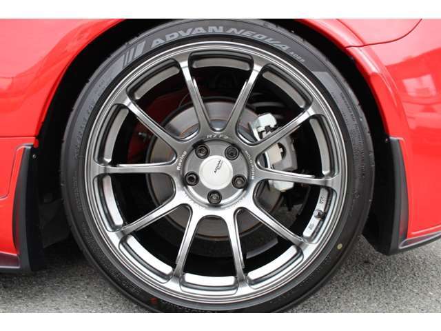 アドバンレーシングRZ-F2アルミホイル18インチ