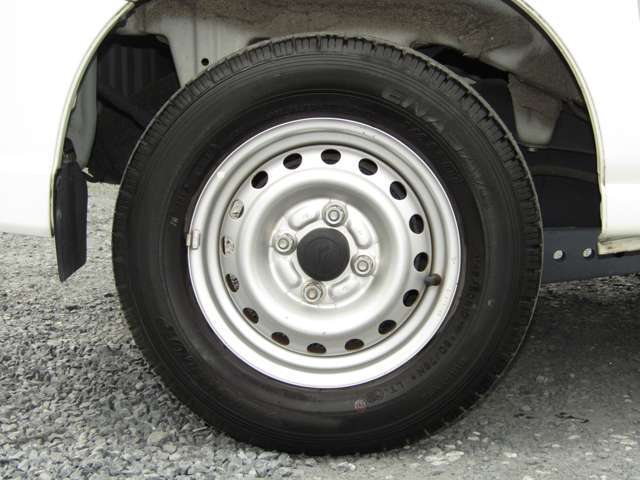 お車のカスタムや外装磨き、板金作業、各種新品部品や中古部品もお探しします●あいおい損保代理店●任意保険の取扱いも御座います●上級資格者が常駐●無料お見積り●加入者はロードサービス付●詳細は当社まで●