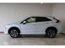 最長10年10万km特別保証延長対象車！初年度登録から最長10年または10万km走行のいずれか早いほうまで、無料で特別保証部品の修理を致しますので、乗ってから安心！明細はスタッフまでお問い合わせ下さい。