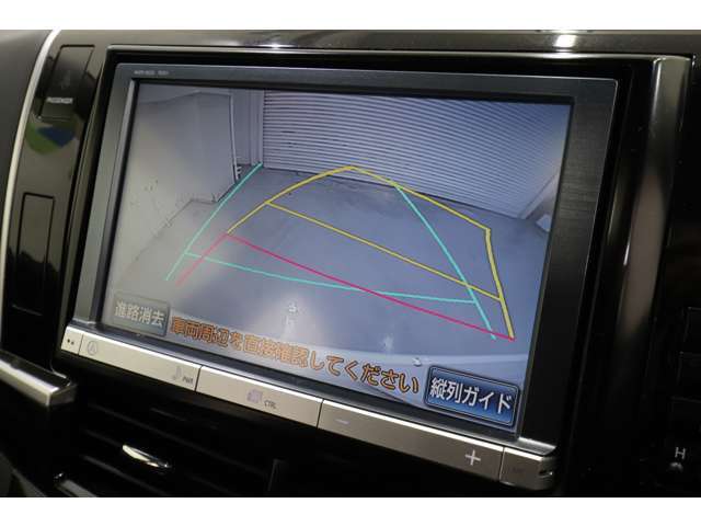 【ガイドライン付きバックカメラ】駐車時に後方がリアルタイム映像で確認できます♪大型商業施設や立体駐車場での駐車時や、夜間のバック時に大活躍★運転スキルに関わらず、今や必須となった装備のひとつです！！