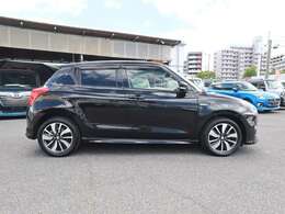 禁煙車！ハイブリッド　8インチナビTV全周囲カメラBT　ドラレコ前後　ETC　LED　アルミ　タイヤ4本＆バッテリー新品！外装に目立つ傷もなく程度良好なお車です！程度を重視したいお客様もナットク！