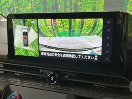 【アラウンドビューモニター】専用のカメラにより、上から見下ろしたような視点で360度クルマの周囲を確認することができます☆死角部分も確認しやすく、狭い場所での切り返しや駐車もスムーズに行えます。