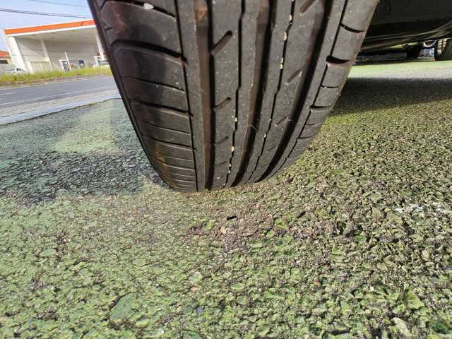タイヤ溝大丈夫です
