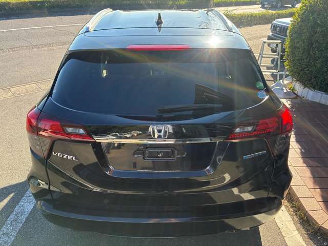 自社認証整備工場も完備しております。急なトラブルでも整備ピットで対応可能です。車検・ご納車後の点検などもお任せ