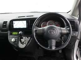 運転席廻りです。